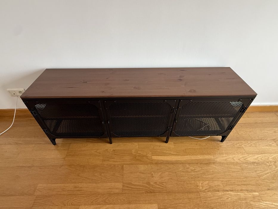Móvel de TV / Consola Industrial IKEA FJÄLLBO (Excelente Estado)