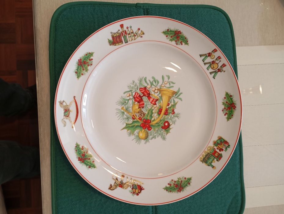 Prato em porcelana de natal Coleção Vista Alegre