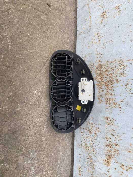 Часы рамка часов Chrysler 300m