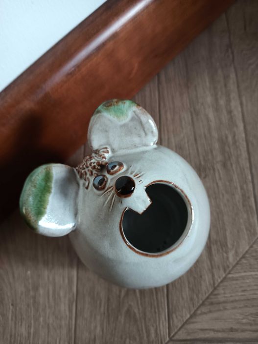 Myszka ozdoba ceramiczna z otworem np na ołówek wazonik