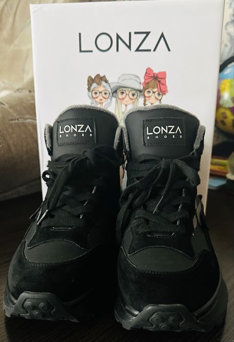 Кросівки утеплені жіночі