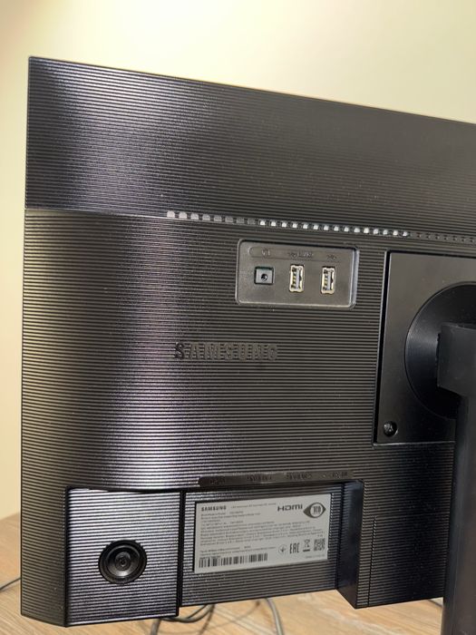 Монітор Samsung, LF24T450