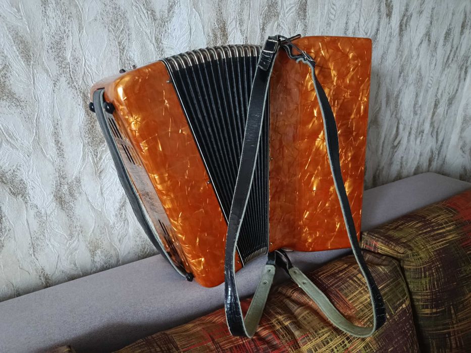 Акордеон 3/4 виробник Чехія