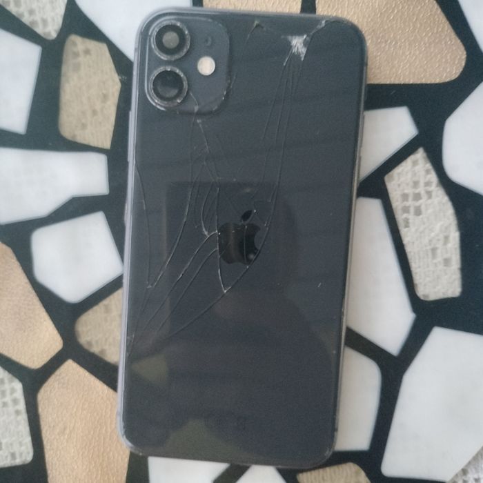 Korpus iPhone 11