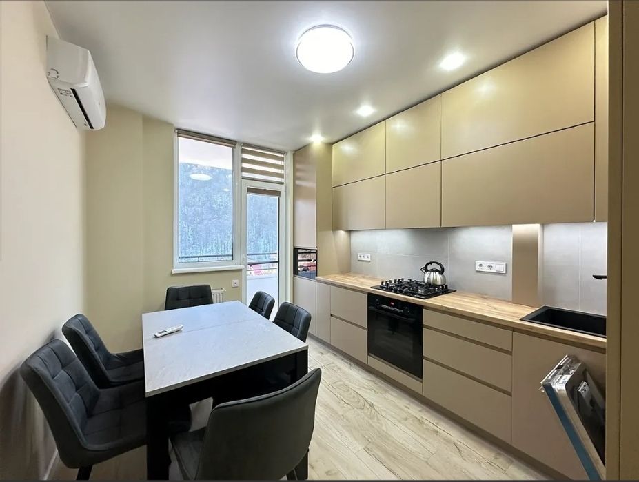 Продам шикарну 2к квартиру в ЖК Скеля м. Яремче