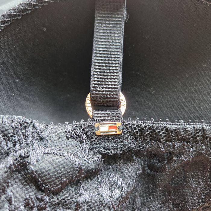 Nowy biustonosz Tommy Hilfiger