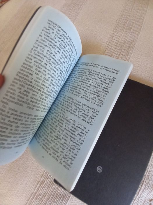 Dois livros coleção B da Estampa