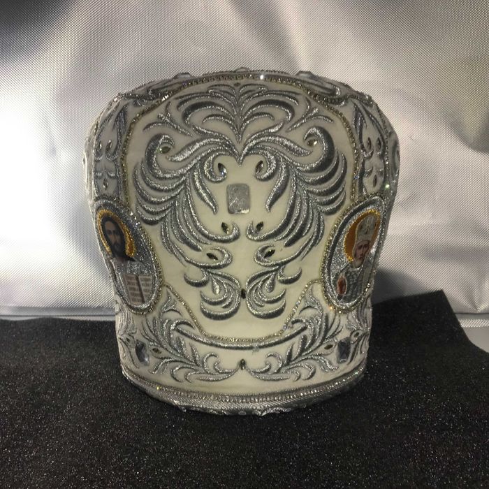 Мітра нова для священика