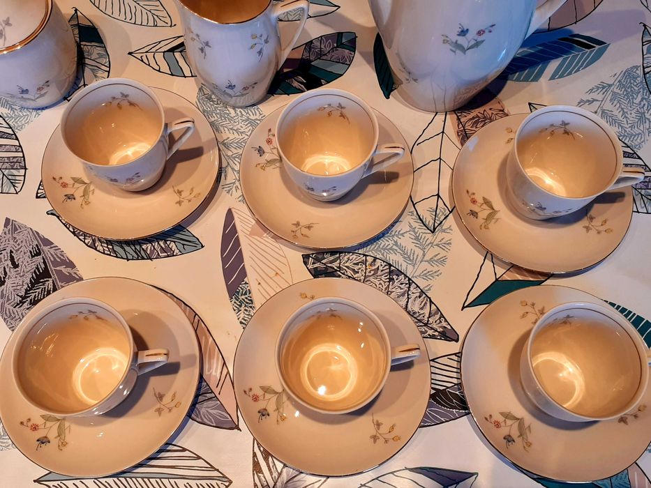 PRL śmietankowy w kwiatki stary serwis kawowy Tułowice Opole sygnowany