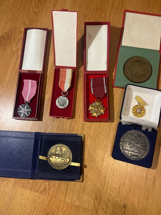 Odznaczenia PRL komplet