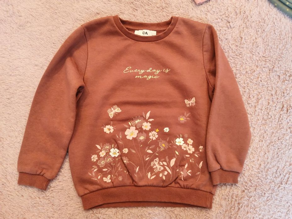 Bluzy  5 T ( 116) - 5 sztuk plus dresik