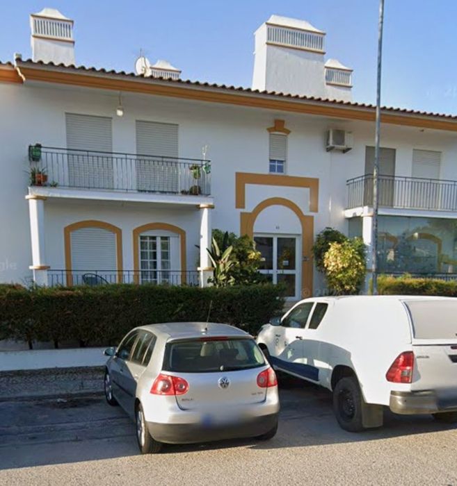 Apartamento T3 com arrecadação e Garagem