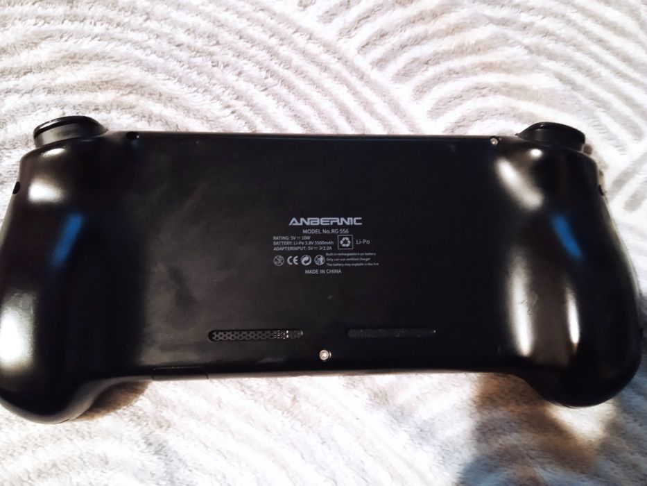 Konsola anbernic rg556