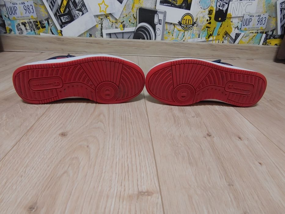 Кросівки hampion в хорошому стані 8з10 розмір 38.