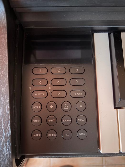 Kawai CN301 – Piano Digital Premium | Estado Impecável + Banco e Auscultadores Sennheiser