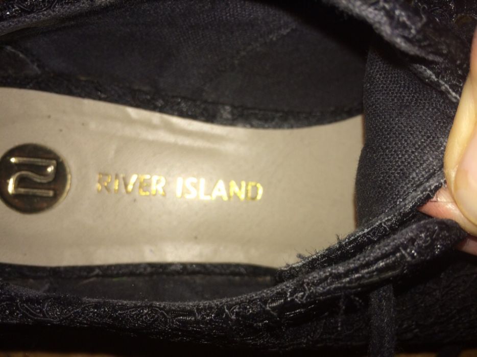 Buty River Island