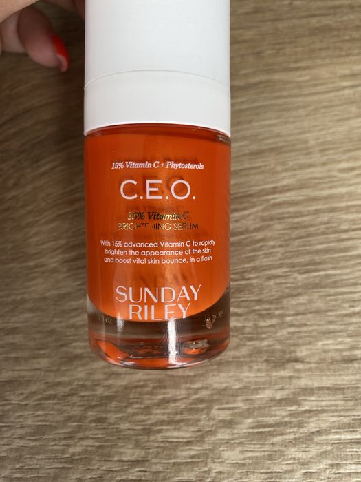 Sunday Riley serum z witaminą C