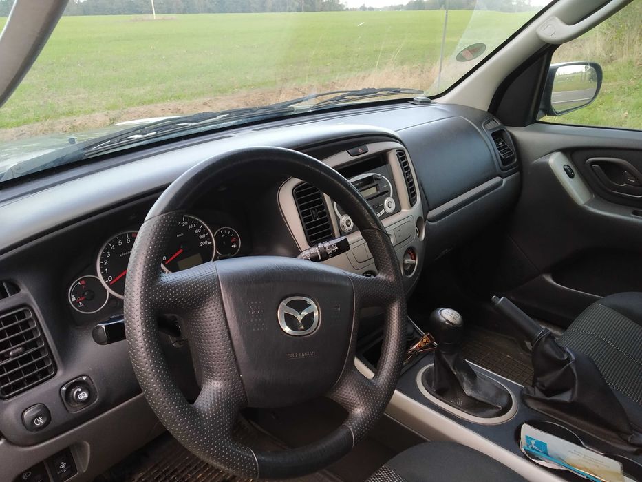 Samochód Mazda Tribute