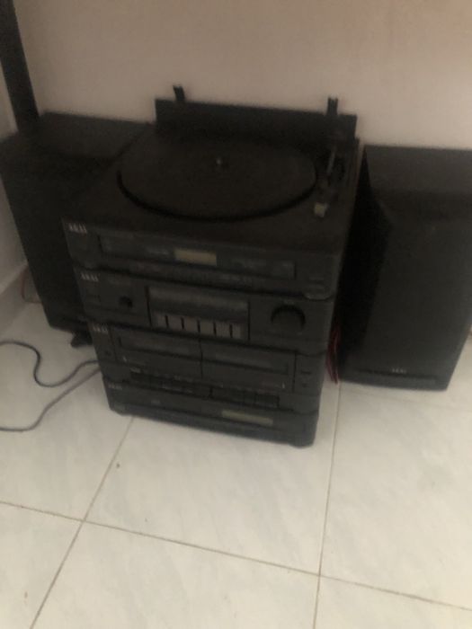 Sistema de som Akai  SW M45 para hoje