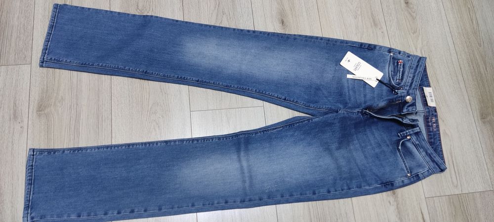 Джинси Colins нові