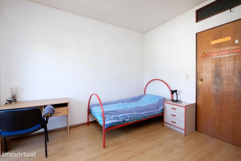 Quarto - localizado em Cidral Coimbra