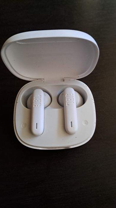Auriculares Bluetooth JBL. Como novos. Entrego em mãos no Porto