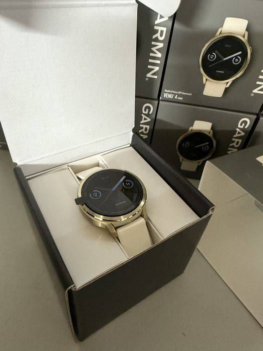 Годинник Garmin Venu 4 41 mm Lunar Gold with Bone SB (010-03013-00)