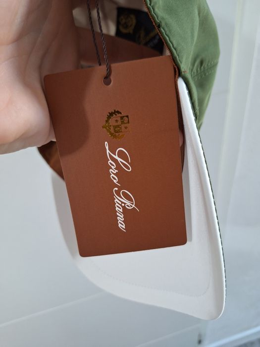 Loro  piana  czapka  z  daszkiem