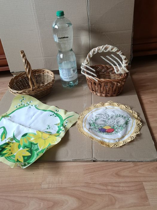 Za trzy  koszyczki  wiklinowe