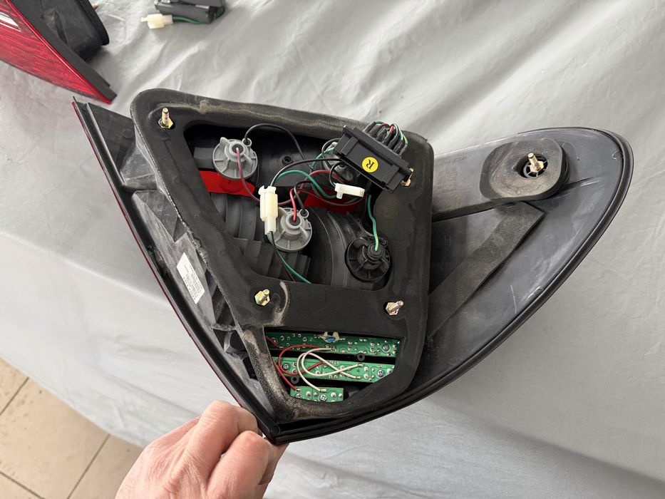 Мерседес W211 задні фонарі