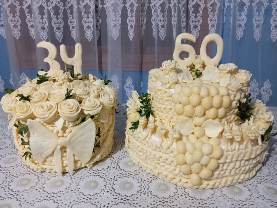 Сирні коники, косички, тортики з сиру