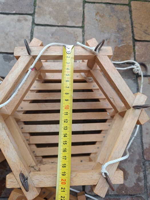 Drewniany wiszacy kwietnik 3 poziomy szesciokatny