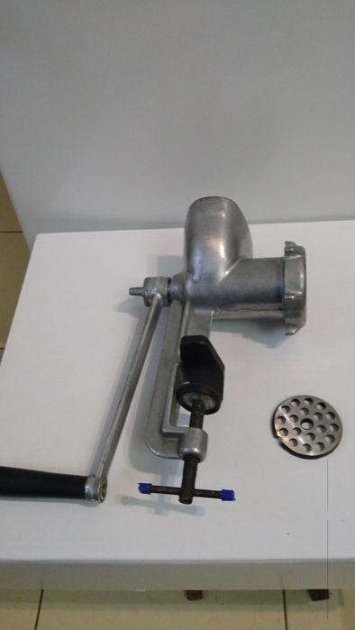 Мясорубка механическая.