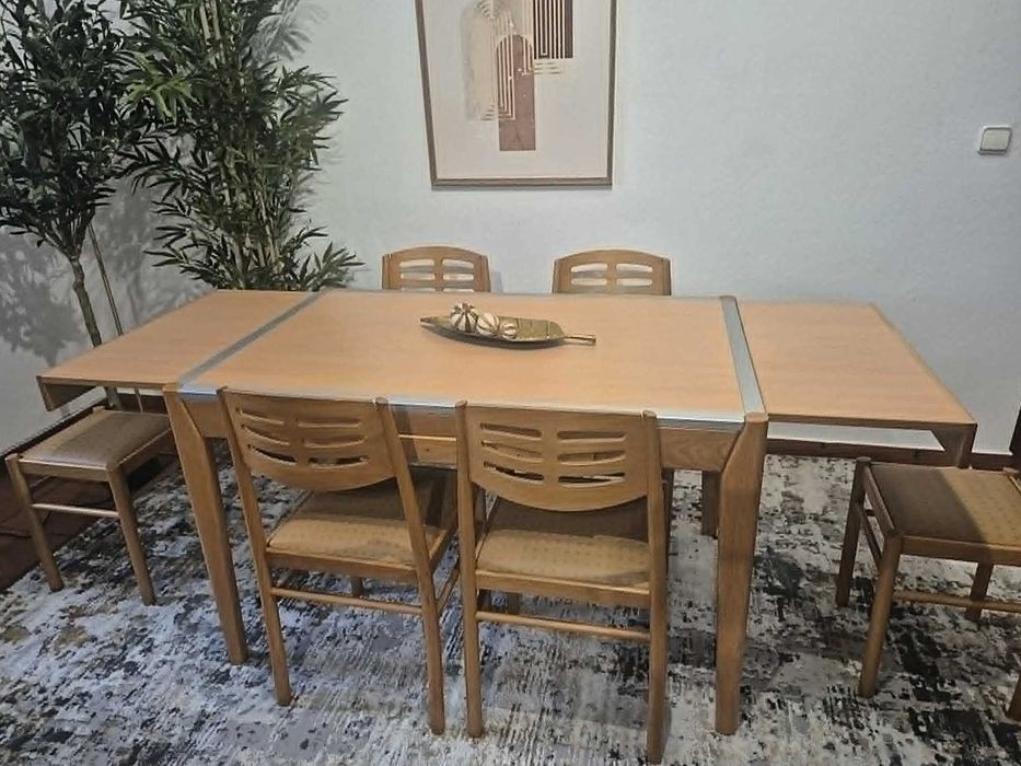 Mesa Extensível com Cadeiras / Movel / Cadeiras / Cozinha / Sala / Aparador / Madeira