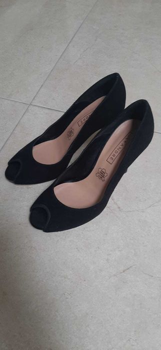 Zamszowe czółenka r. 36