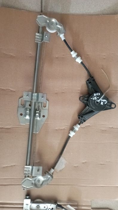 Склопідйомник стеклопідйомник 2110 лівий з мот 2109 зад прав лів 2123