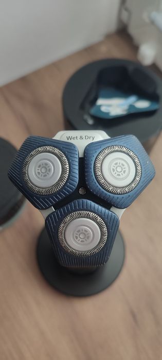 Електробритва PHILIPS 7000