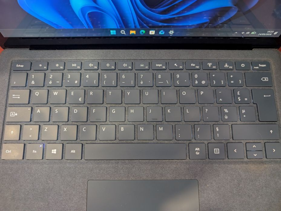 Surface Laptop 2 i7 8gb SSD 256gb Windows 11