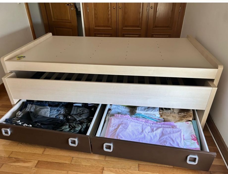 Cama ninho com gavetas 375€ Negociável