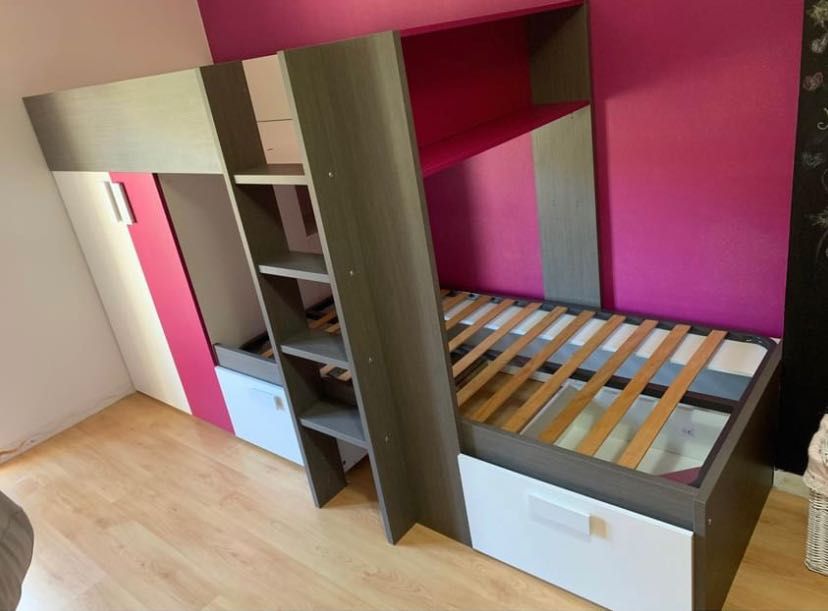 Cama dupla de criança com Movel como nova