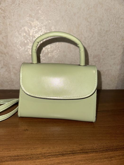 Сумка-клатч пастельного кольору