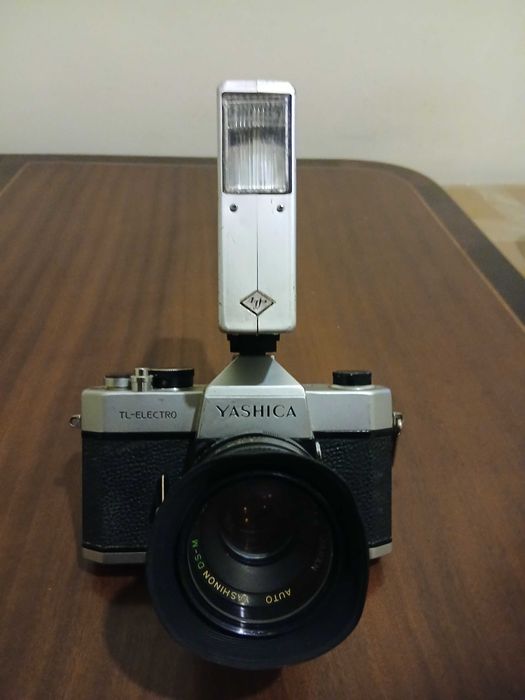 Maquina fotográfica YACHITA Electro com grande objetiva
