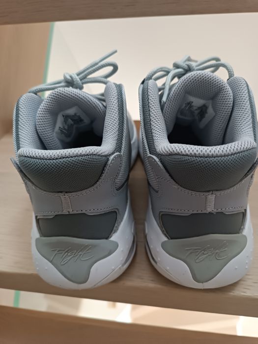 Jordan Max Aura 4 kolor szary rozm. 38,5