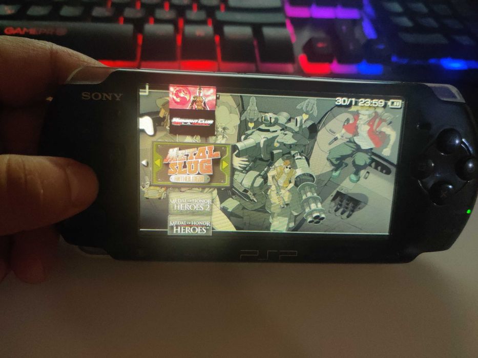 Карта памяти 32 GB + Адаптер PRO DUO c Играми для PSP