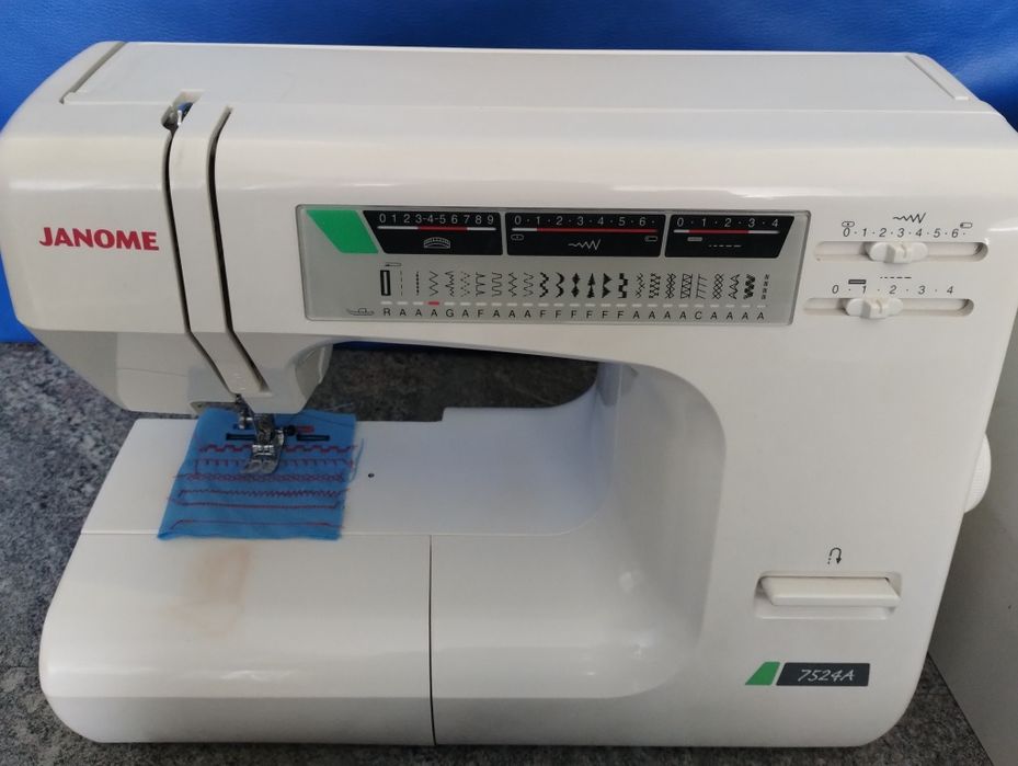 Швейная машинка Janome 7524a