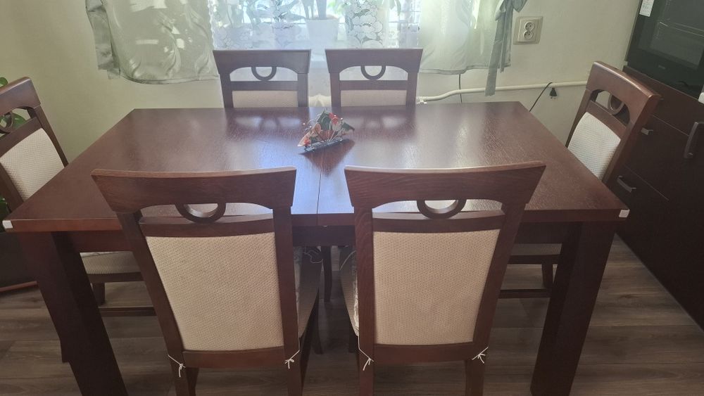 Stol plus krzesła kuchennne