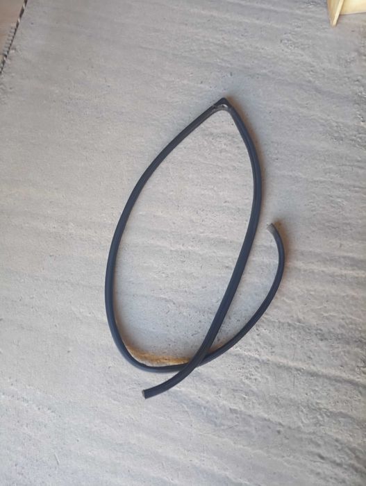 Продам уплотнитель проема двери Маджентис