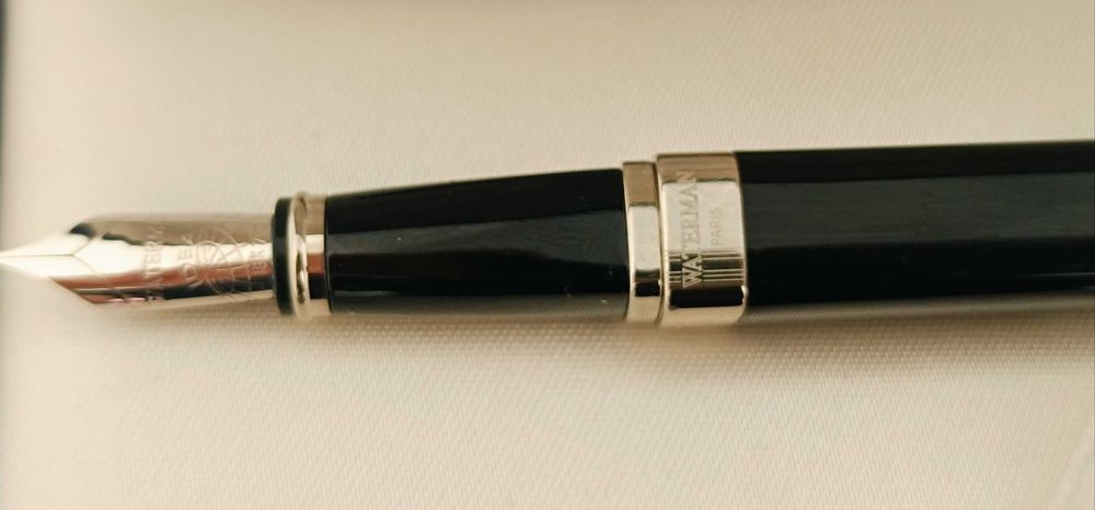 Waterman Exception Slim Black – Caneta com aparo de 18k