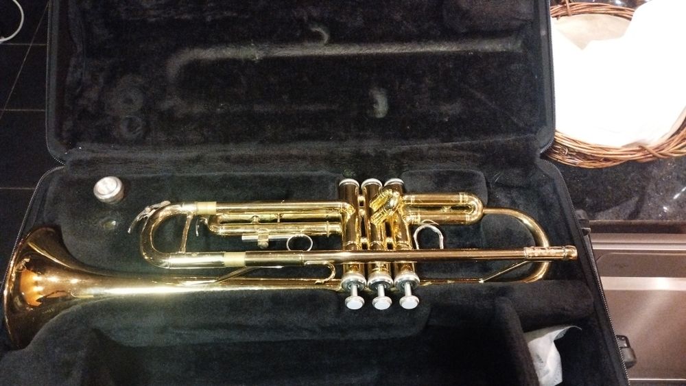 Trompete yamaha intermédia(ler descrição)