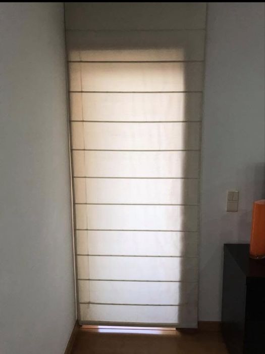 2 romanetes cortina em tecido alinhado beje